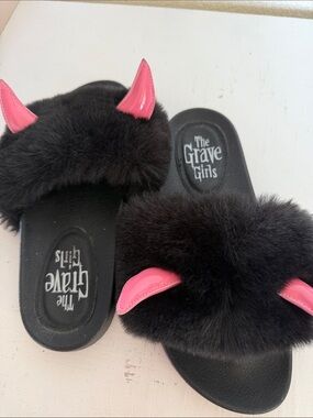 Dolls Kill Black Faux Fur Slide Sandals with Pink Devil Horns